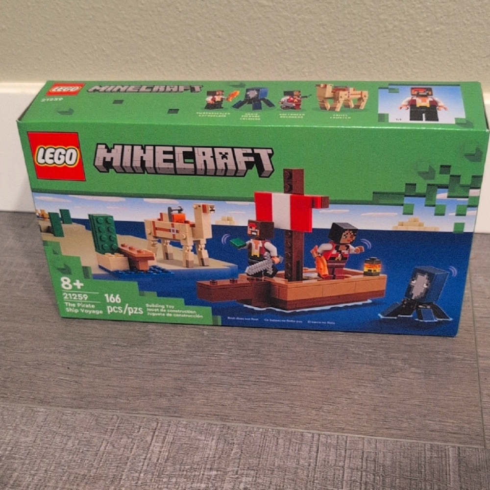 LEGO Minecraft The Pirate Ship Adventure Set